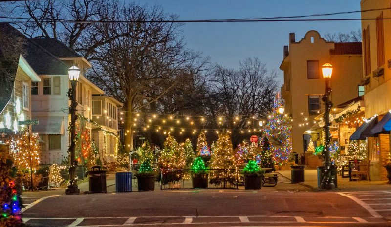 5 Festive Towns Holiday Travel